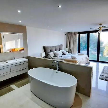 Villa La Escala - 6 Bedroom With Pool Mijas