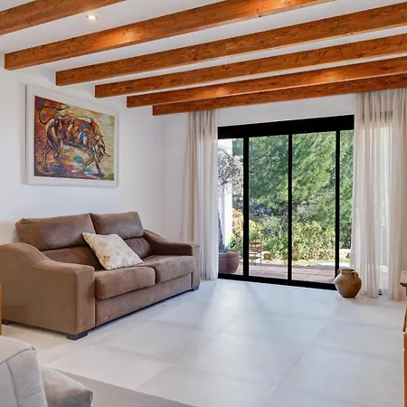 La Escala - 6 Bedroom With Pool