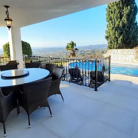 La Escala - 6 Bedroom With Pool *